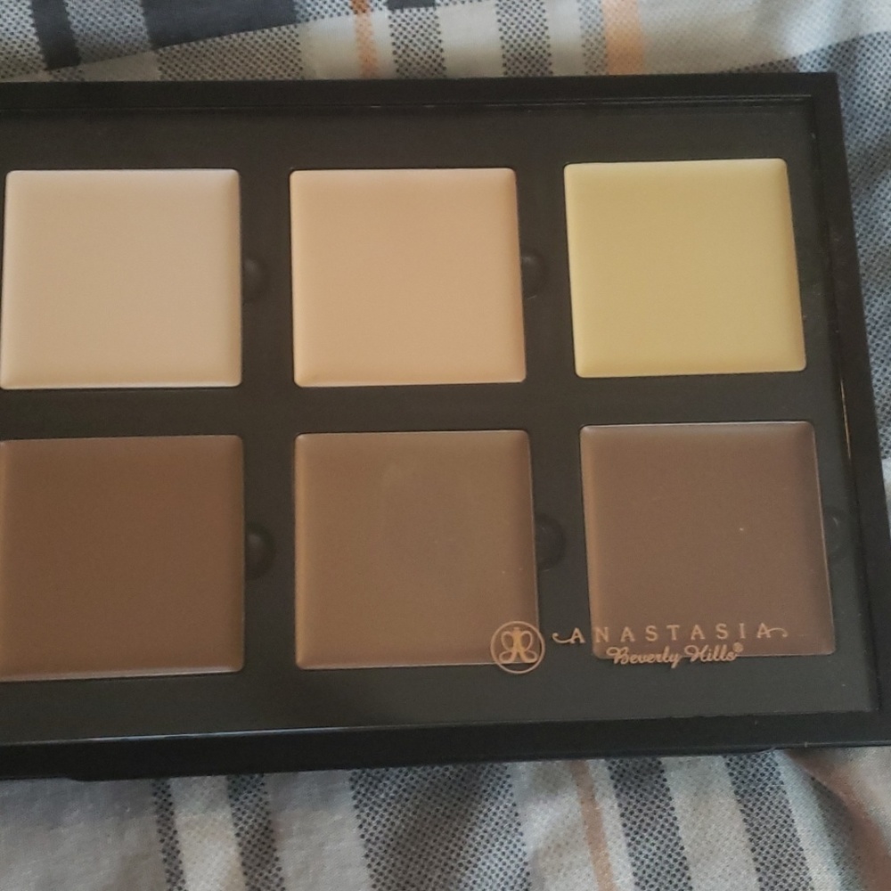 Cream contour kit Anastasia